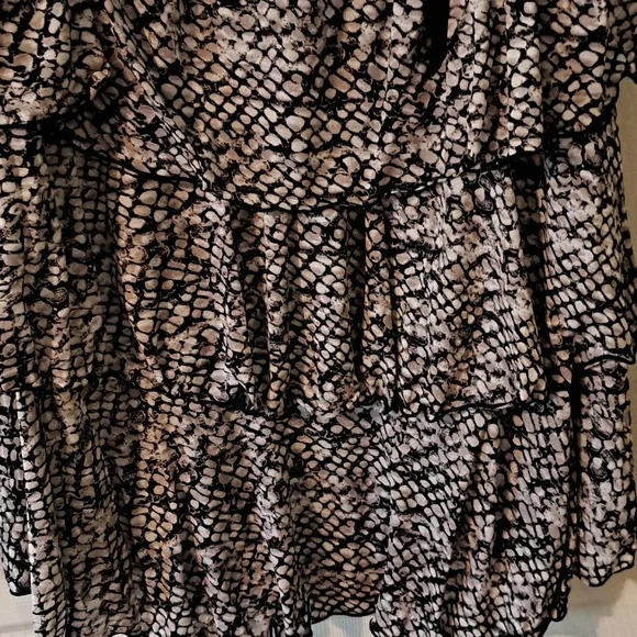 Style & Co Stylish Black and White Women's Top - Picture 4 of 4